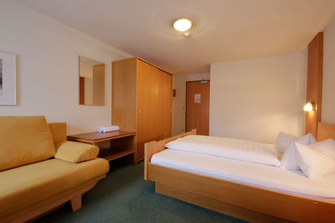 2-bett-1