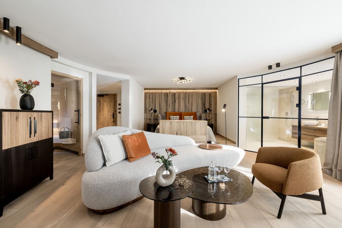 juniorsuite_wildspitze_das_central_by_rudi_wyhlidal
